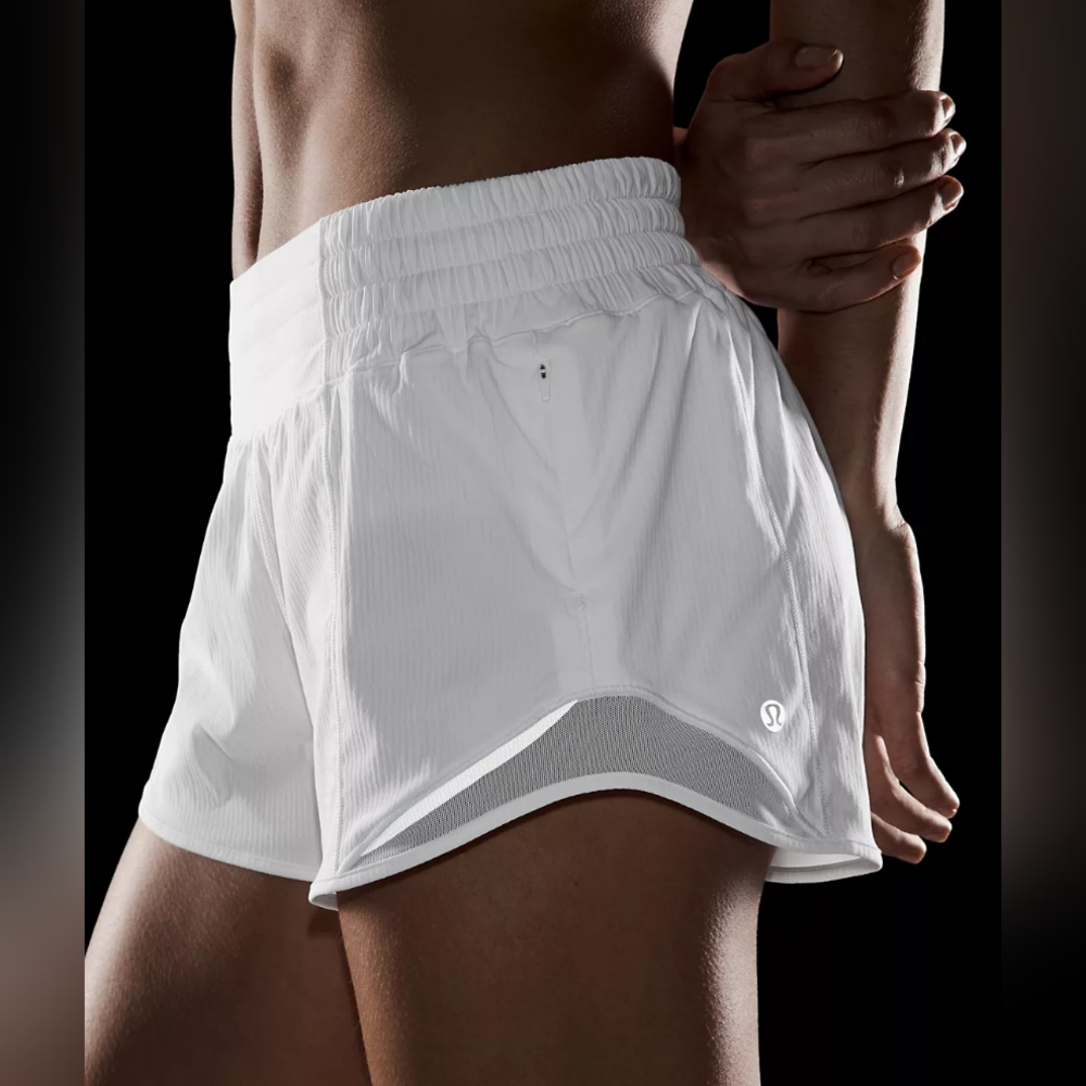 Lululemon Hotty Hot Low- Rise 2.5" Shorts White Size 8